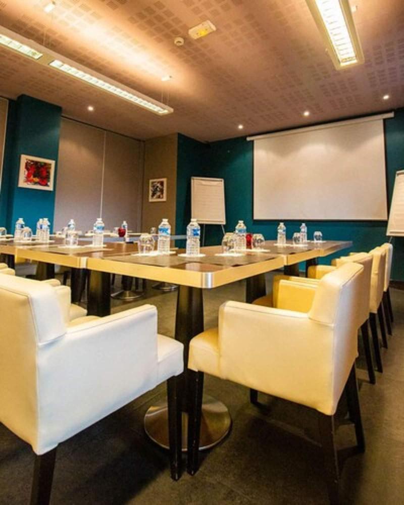 Le Safari Restaurant Hotel 3*